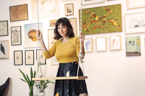 En Palermo: un original PH con libros, arte y una hamaca como estrella del living En Palermo: un original PH con libros, arte y una hamaca como estrella del living.