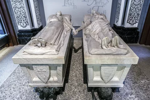 Los amantes de Teruel, una tragedia a lo Romeo y Julieta, pero en España Los enamorados peregrinan cada febrero al mausoleo de la pareja, a 300 km de Madrid