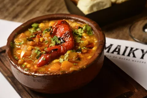 ¿Cuáles son los mejores restaurantes de Buenos Aires para comer platos tradicionales? Locro vegetariano. Foto gentileza: Maiky