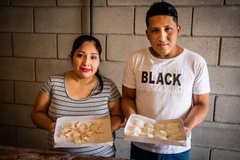Reinventarse en pandemia: los empredimientos online del Barrio Mugica Los emprendedores de Recoveco se organizaron para lanzar una tienda online compartida.