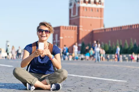 Mundial Rusia 2018: las 8 aplicaciones que tenés que tener para disfrutar Moscú Si bien el idioma ruso se presenta como una barrera, no hay nada que una sonrisa y un teléfono con un paquete de 6 GB no puedan resolver
