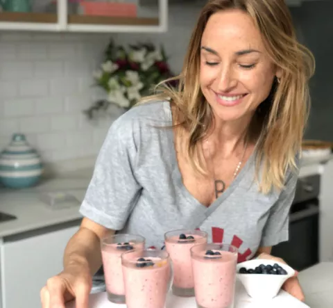 3 recetas con leche materna para darle a tu bebé Romina Polnoroff muestra recetas con leche materna