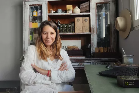 Yerba mate. Creó cápsulas que hoy exporta y vende en Europa. Victoria de la Torre, creadora de Southmatea.