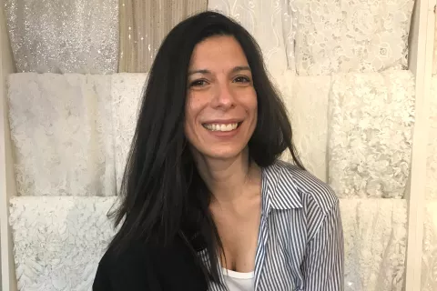 Emprendedora: dejó su trabajo de actuario para importar telas desde China Sole Silva: empezó como actuario y hoy importa telas desde China.
