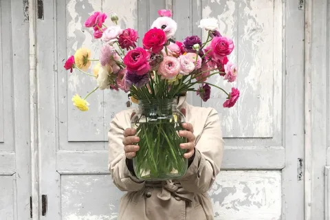 Decorar con flores: ideas y consejos para elegir las mejores opciones, según la época del año Consejos para decorar con flores y cómo elegir las ideales para cada época del año.