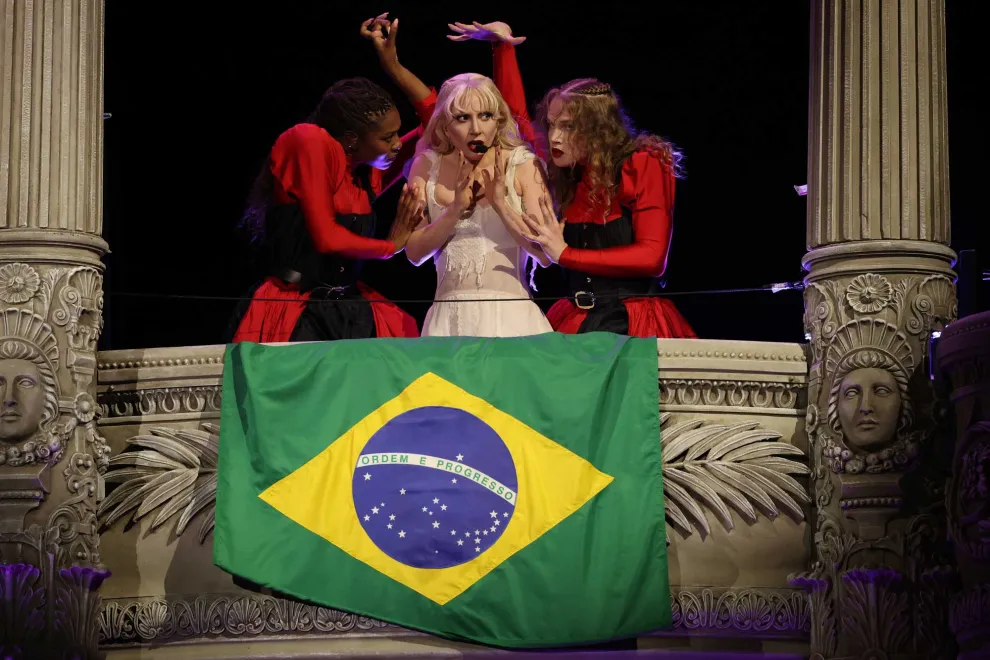 Lady Gaga reunión más de 2 millones de personas en su concierto en Río de Janeiro