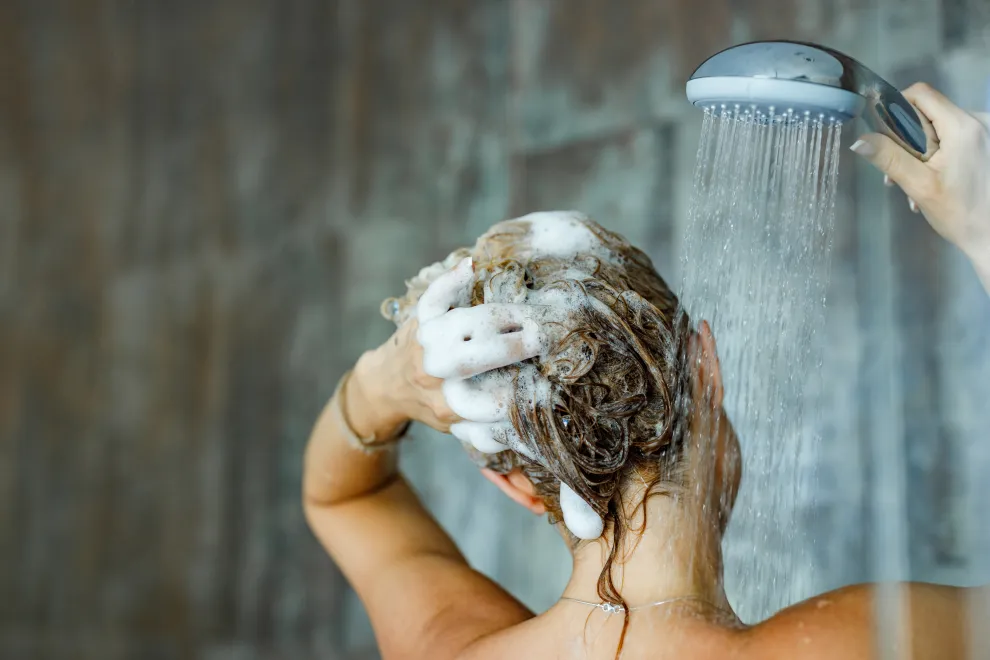 Mascarillas para el pelo caseras: por qué deberías evitarlas, según una experta