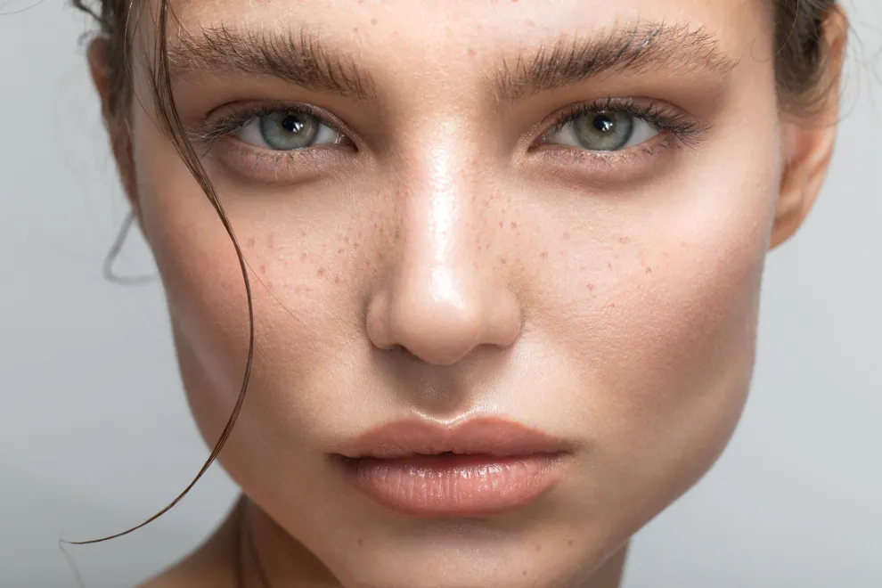 Llos lip stains, lip tints y tintes labiales son lo último en tendencia en maquillaje