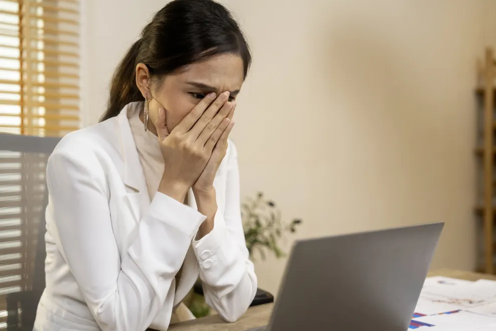 Violencia laboral: cómo identificar red flags en el trabajo y qué hacer si las vivís