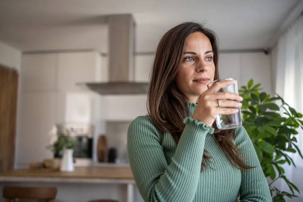 Agua: por qué es tu aliada y cuánta tomar por día