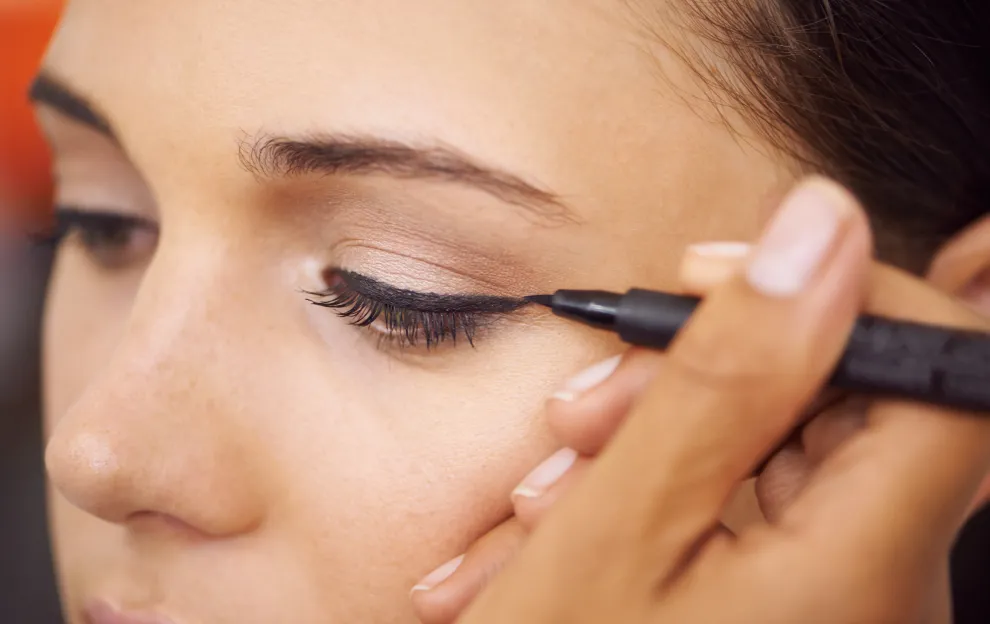 El delineado perfecto para tu tipo de ojos, según una experta en makeup