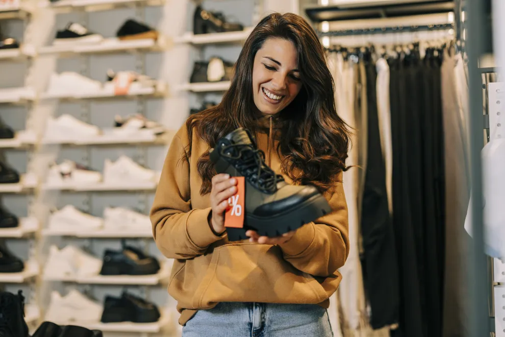 Liquidaciones de invierno: 10 básicos de media estación para comprar ahora y usar todo el año