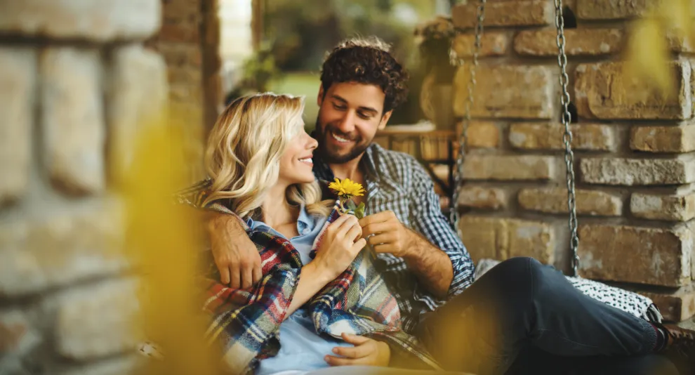 Qué es el pebbling y por qué se volvió tendencia en las parejas jóvenes