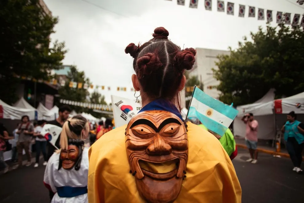 Habrá un recorrido especial bajo las estrellas por el patio de las esculturas del museo Monumentos y Obras de Arte (MOA) y Colegiales se pone a cocinar con la primera edición de Barrios a la Carta.