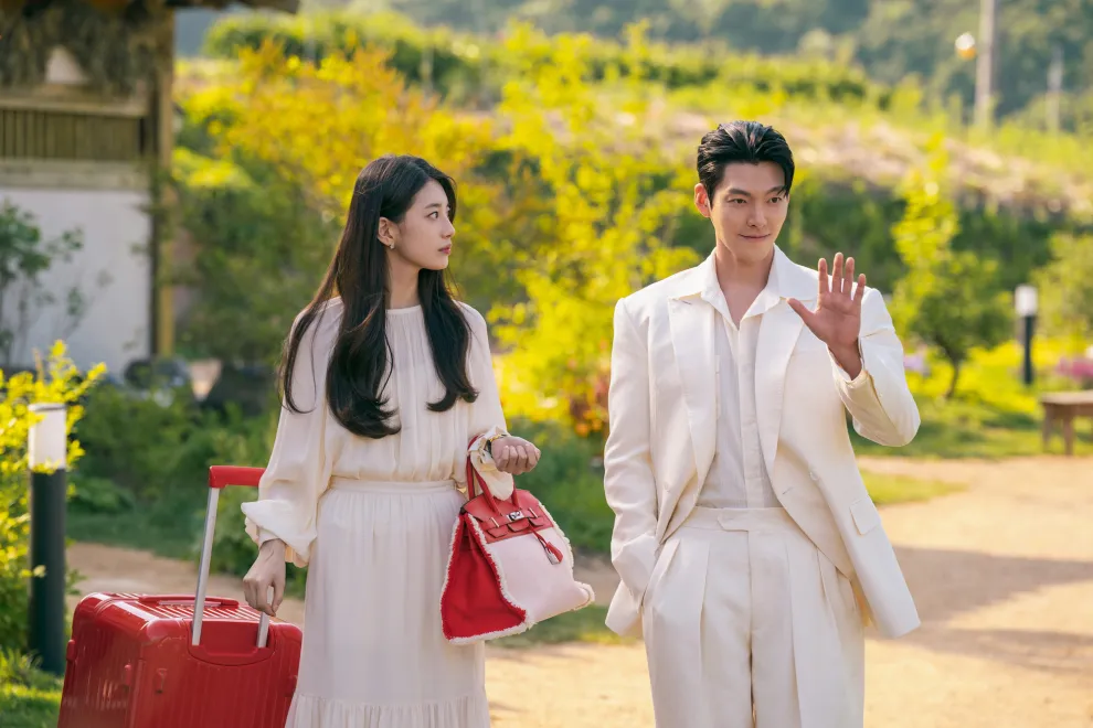 Kim Woo Bin y Suzy protagonizan El genio y los deseos.