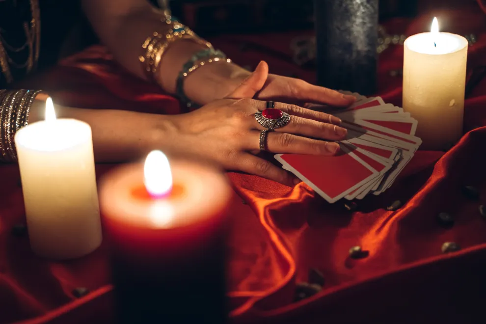 Cómo atraer prosperidad y abundancia: rituales espirituales y ejercicios para sanar tu relación con el dinero