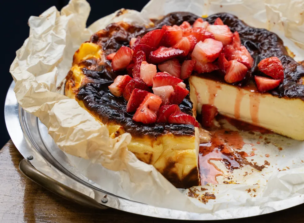 Receta de torta vasca con frutillas: fácil, rica e ideal para el finde