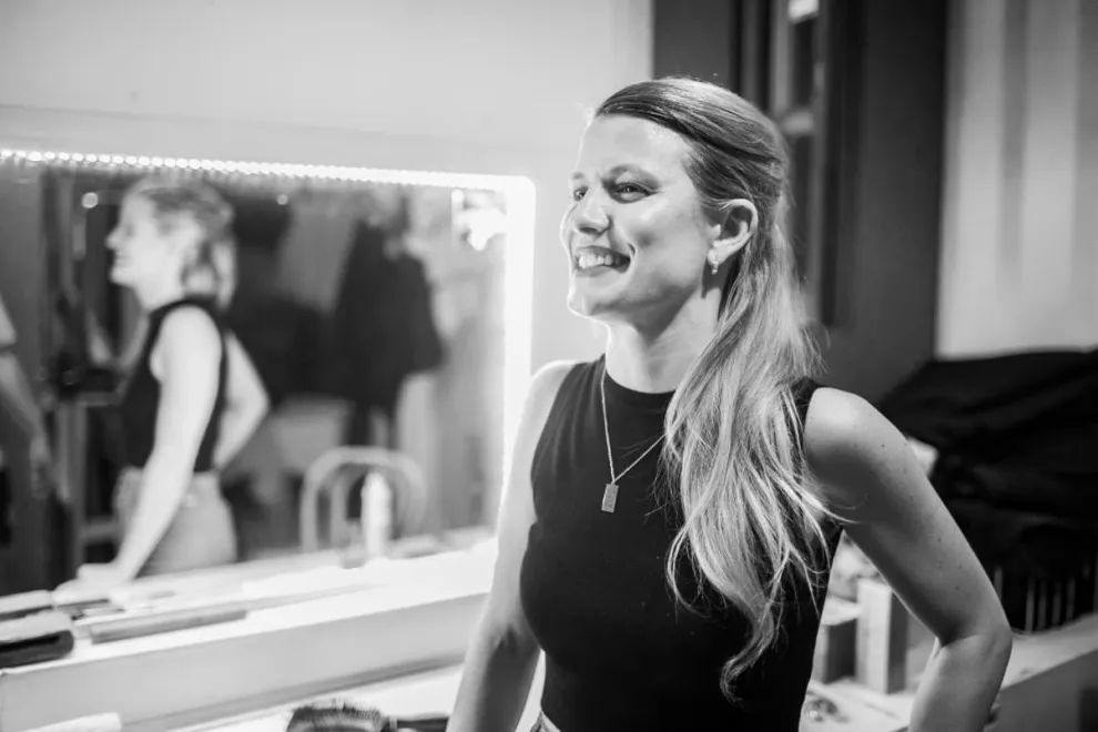 María Clara Saenz, la astróloga y actriz que conquista con AstroClap en el Paseo La Plaza