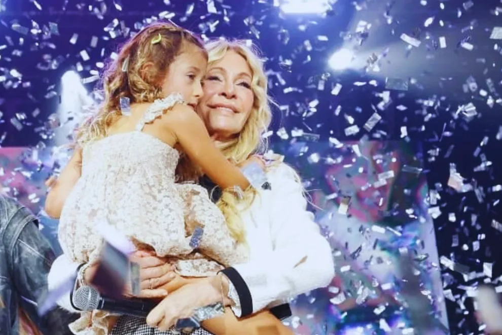 Foto de Cris Morena y su nieta Mila.