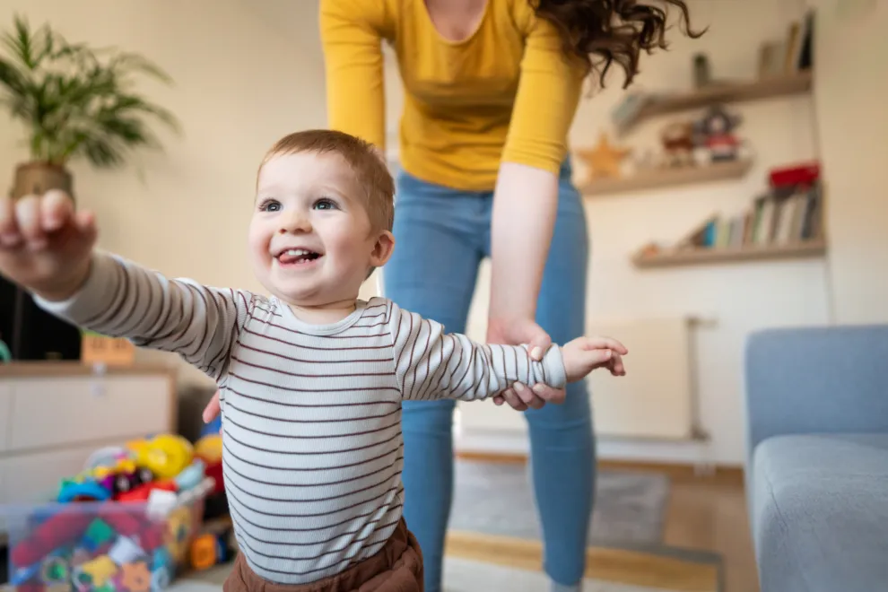 La estimulación en los bebés: por qué menos es más en su desarrollo