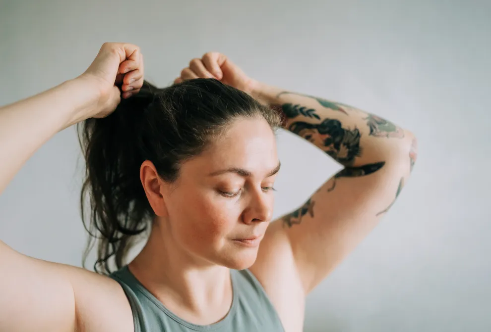 Ola de calor en Buenos Aires: 4 peinados súper fáciles para combatir el frizz y la humedad