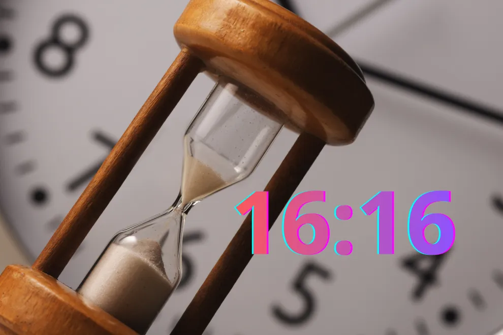 Hora espejo 16:16: qué significa y qué hacer cuando la ves.