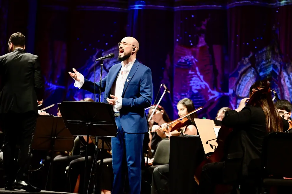 En la Costanera habrá altas dosis de adrenalina con Buenos Aires Extremo. Y el lunes Abel Pintos inaugura la temporada de fiestas con la Misa Criolla.