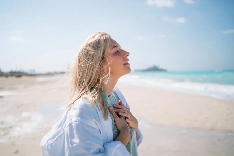 Silent walking: por qué caminar sin auriculares se volvió el nuevo ritual antiestrés.
