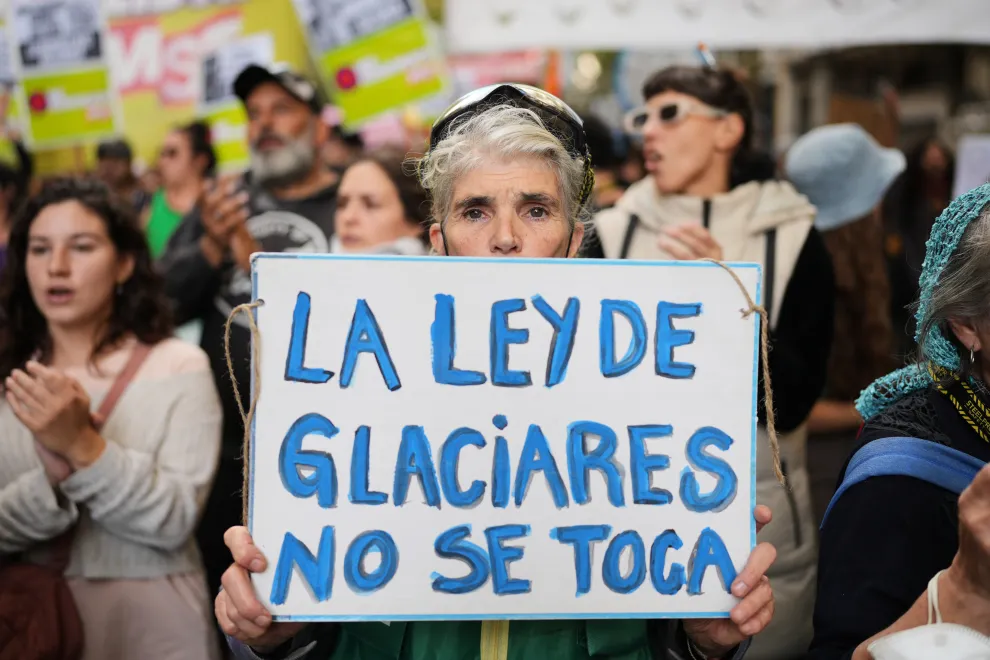 Protestas contra la reforma de la Ley de Glaciares
