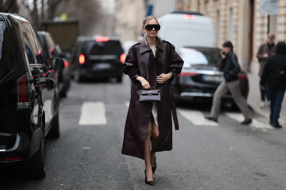 Trench coat: el curioso origen del abrigo que vuelve a ser tendencia en 2026