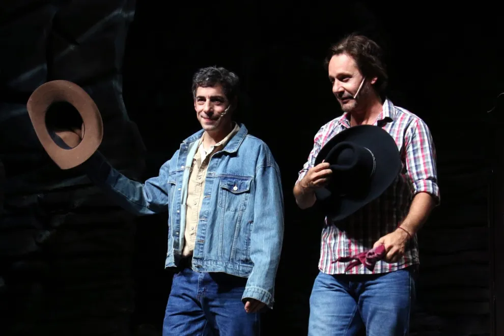 Benjamín Vicuña y Esteban Lamothe emocionaron en el estreno de Secreto en la montaña